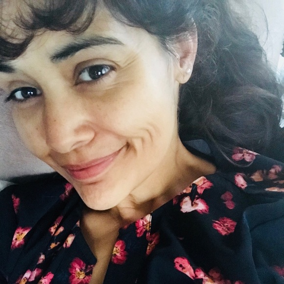 Meet your Posher, Crystal - Picture 1 of 2